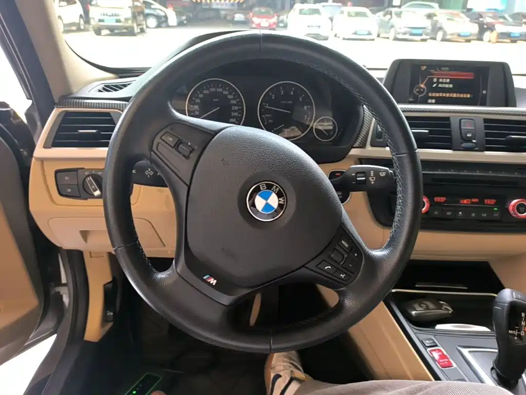 BMW 3 Series 2015 — фото 11