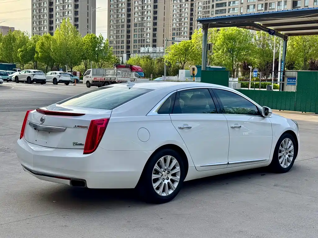 Cadillac XTS 2015 — фото 6