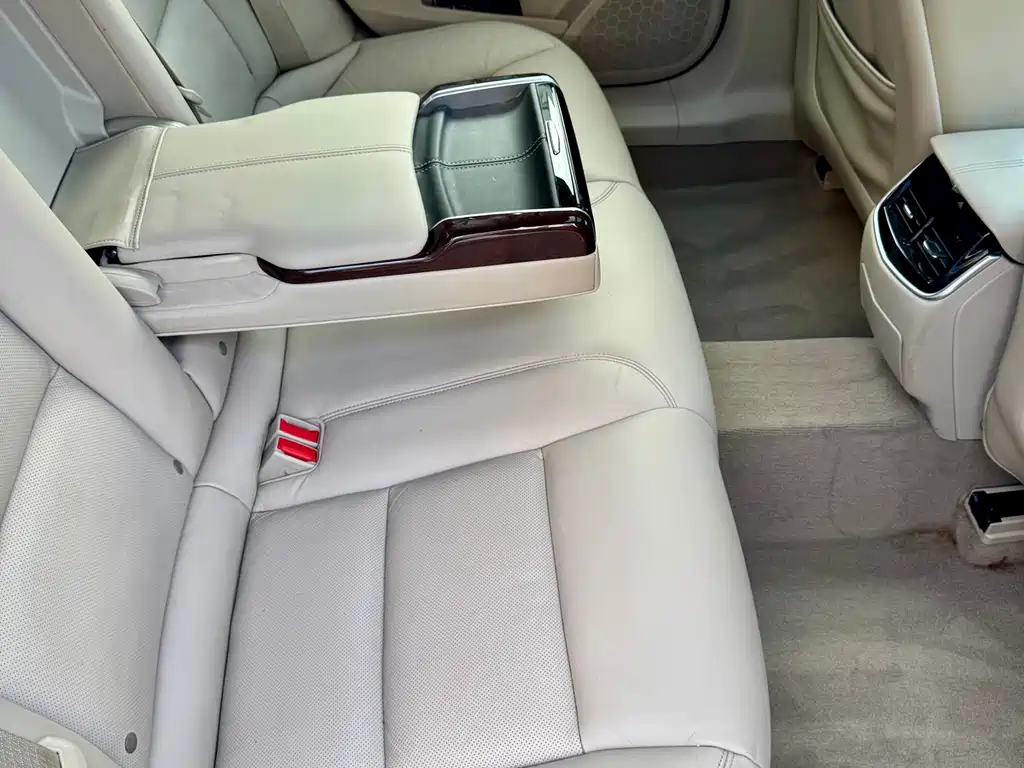 Cadillac XTS 2015 — фото 15