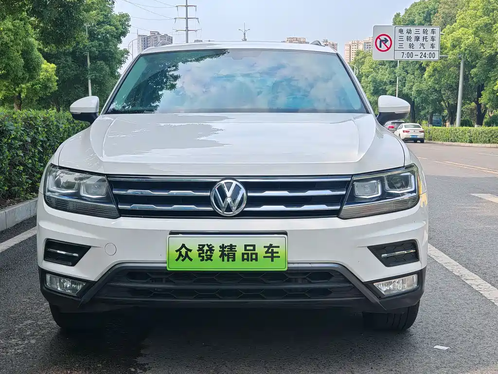 Volkswagen Tiguan L 2018 — фото 2