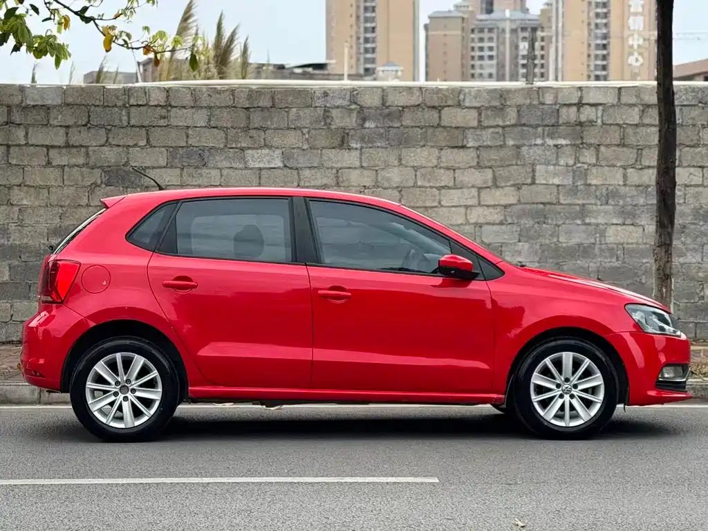 Volkswagen Polo 2015 — фото 6