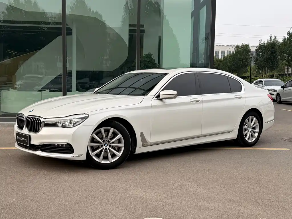 BMW 7 Series 2017 — фото 2