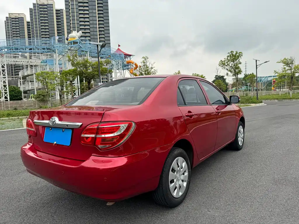 Toyota Corolla 2015 — фото 5