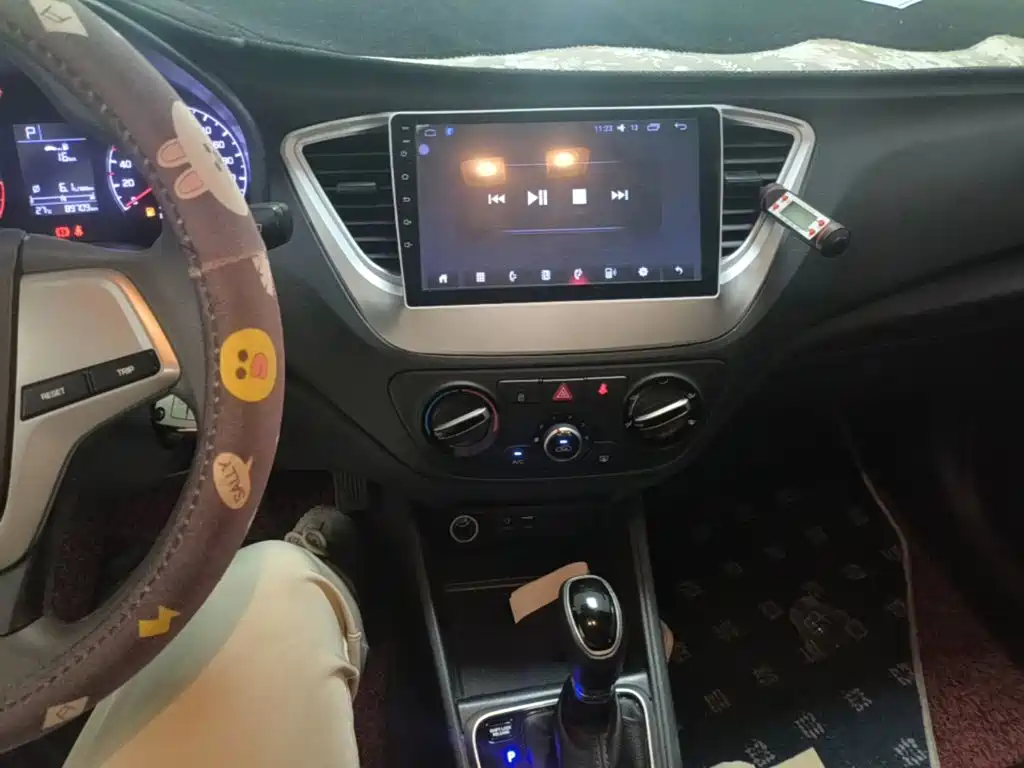 Hyundai Verna 2017 — фото 13