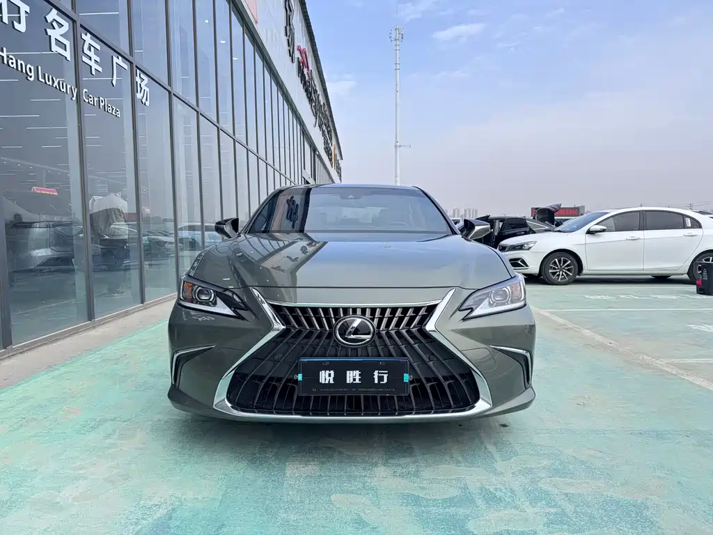 Lexus ES 2023 — фото 2