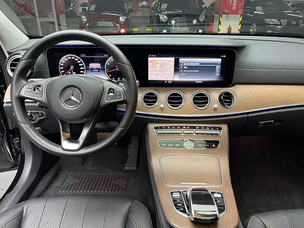 Mercedes-Benz E-Class 2018 — фото 26