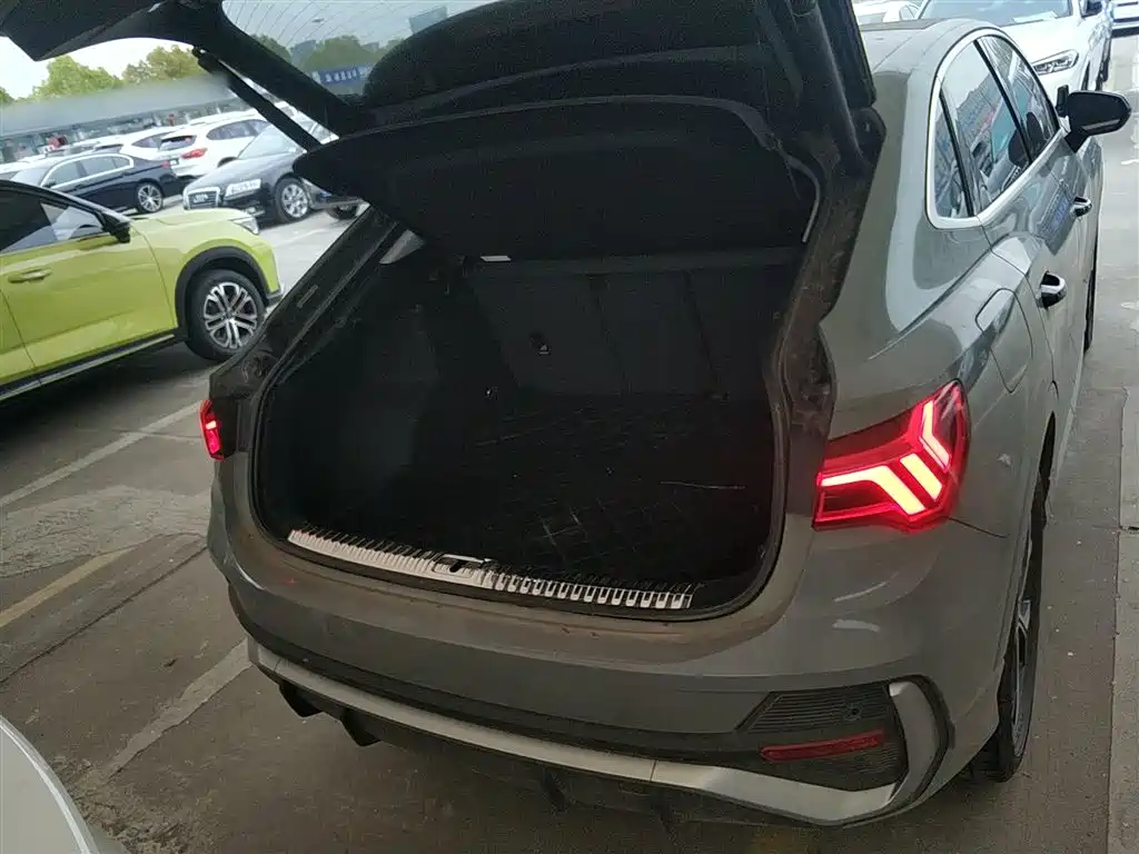 Audi Q3 Sportback 2020 — фото 15