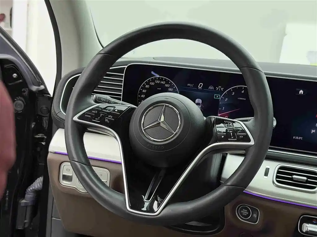 Mercedes-Benz GLS 2024 — фото 12