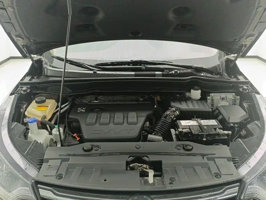 Dongfeng Fengshen AX7 2015 — фото 10