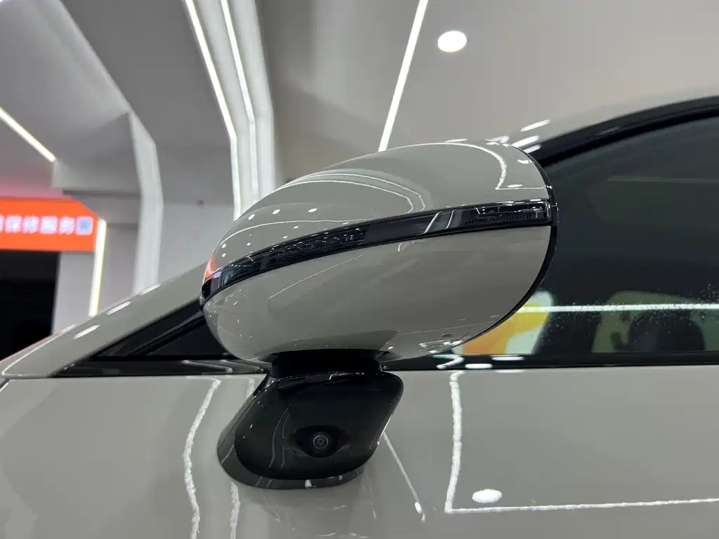 Xiaomi SU7 2025 — фото 23