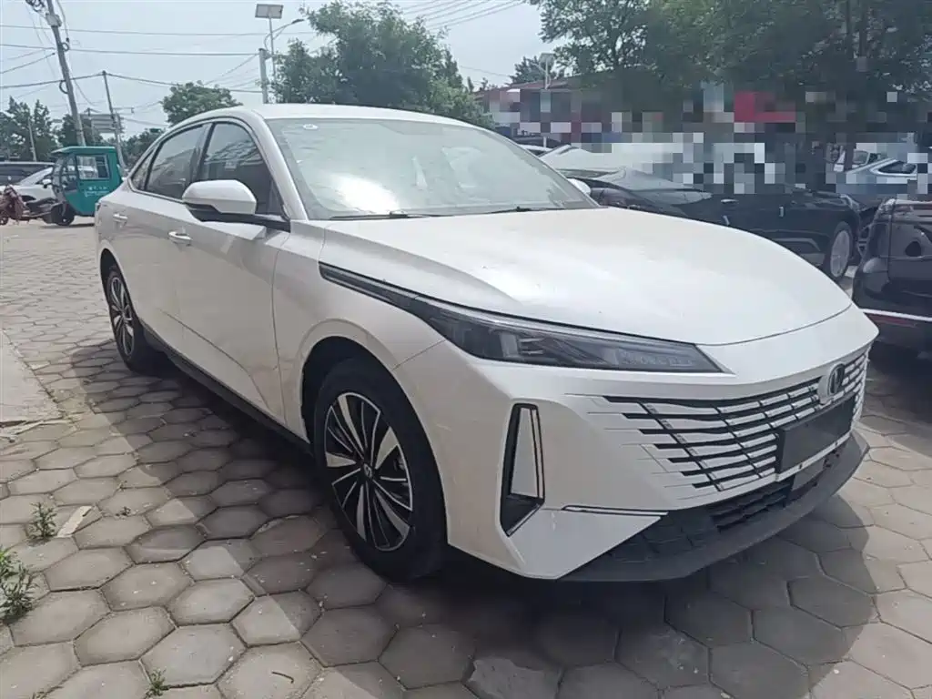 Changan Eado PHEV 2026 — фото 4