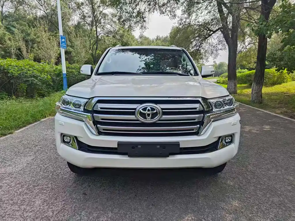 Toyota Land Cruiser 2018 — фото 2