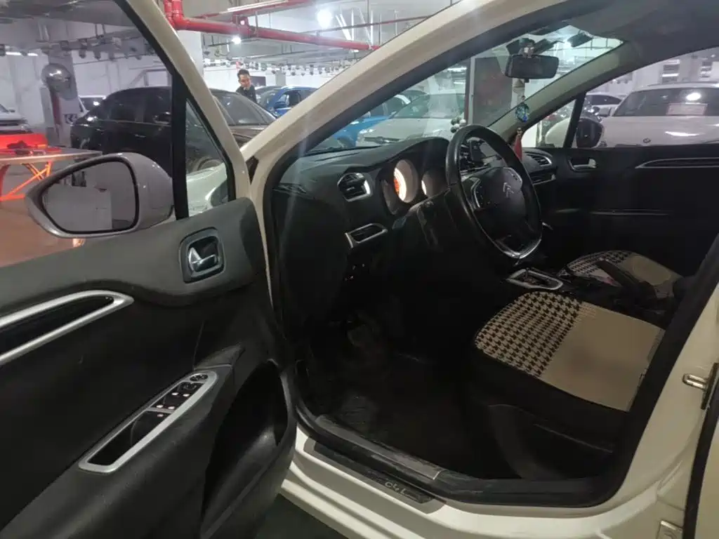 Citroen C4L 2015 — фото 16