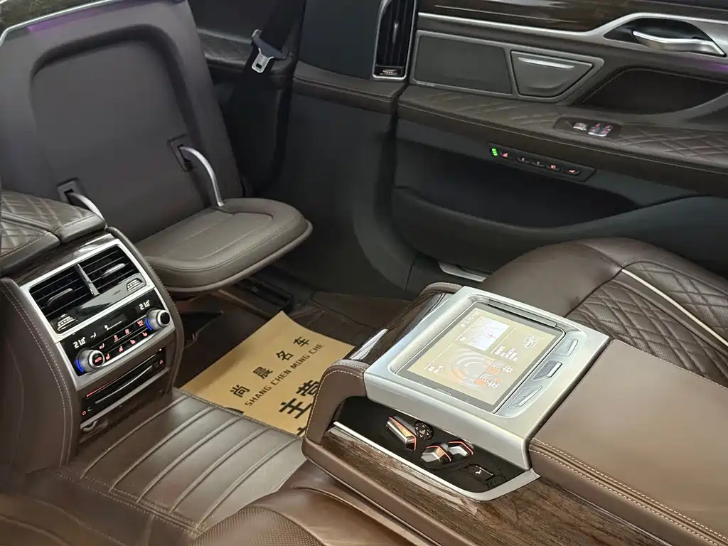 BMW 7 Series 2020 — фото 11
