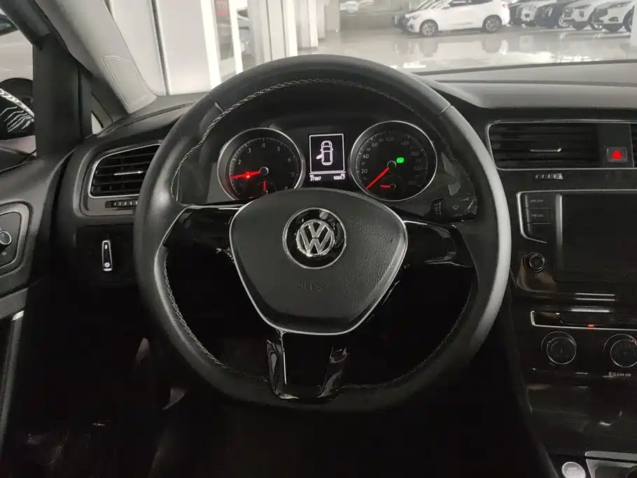 Volkswagen Golf 2017 — фото 15