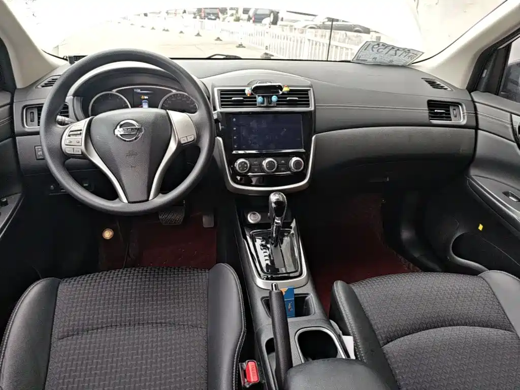 Nissan Tiida 2019 — фото 10