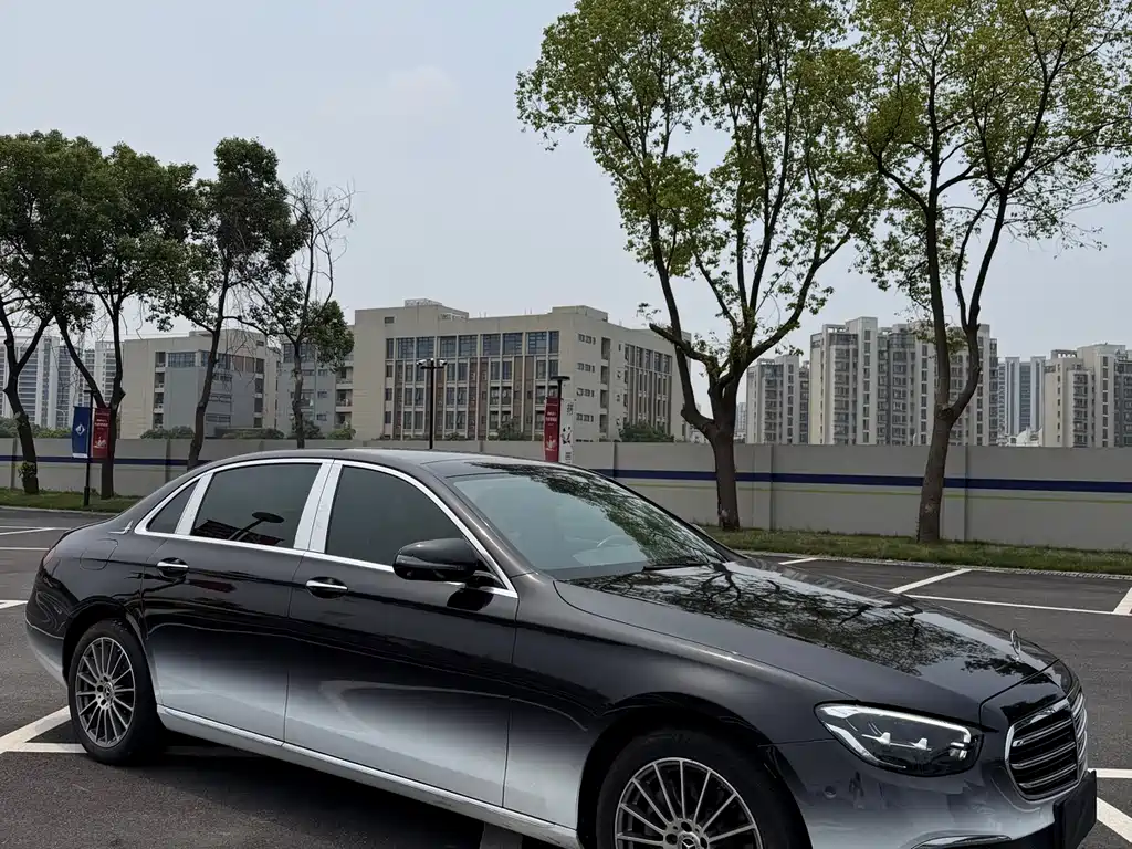 Mercedes-Benz E-Class 2022