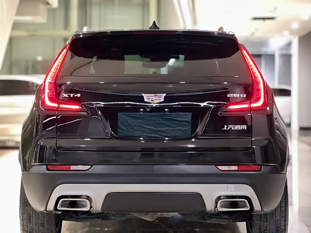 Cadillac XT4 2022 — фото 5