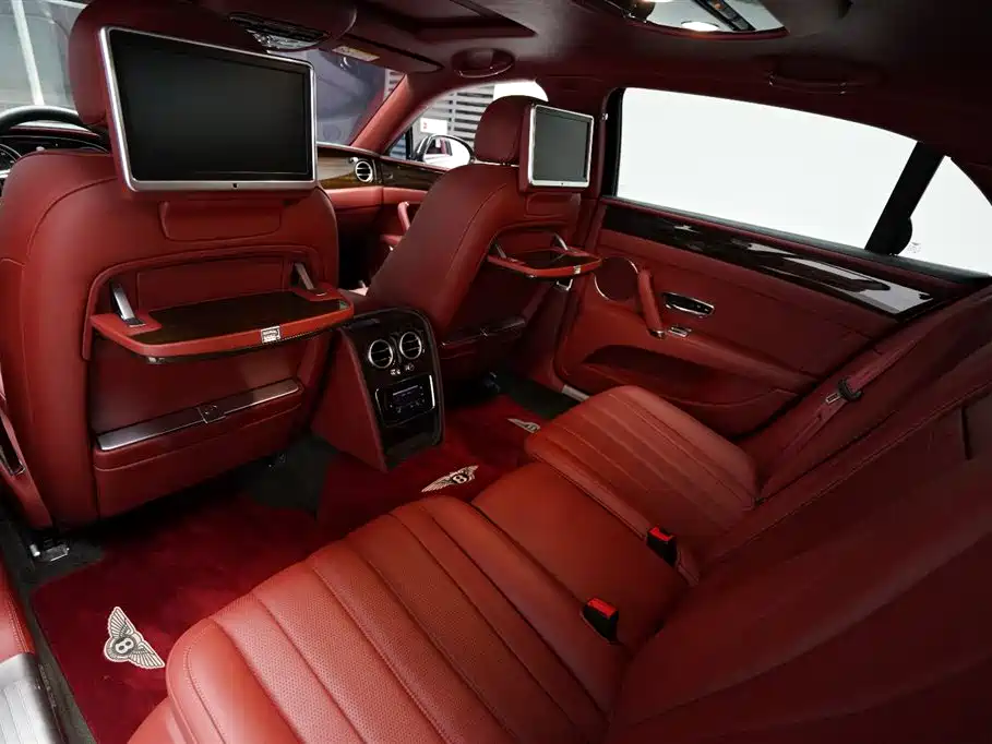 Bentley Flying Spur 2017 — фото 14