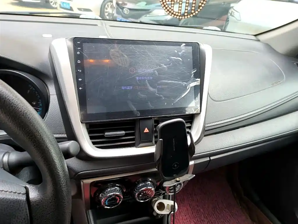Toyota Yaris L 2018 — фото 13