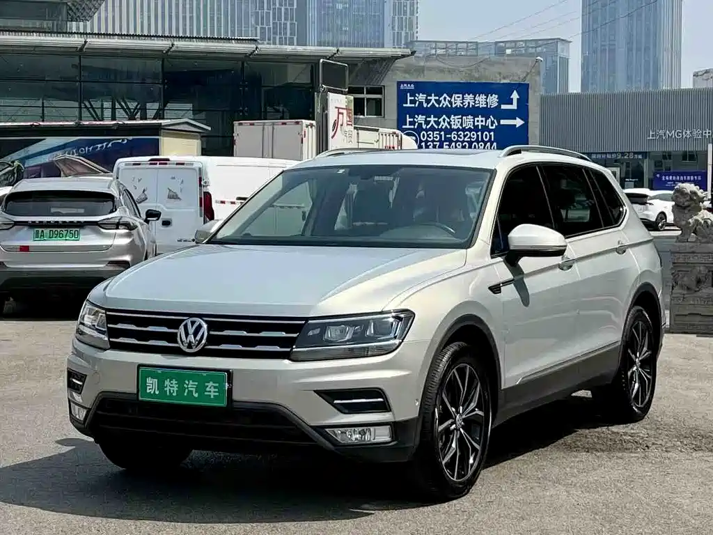 Volkswagen Tiguan L 2019 — фото 1