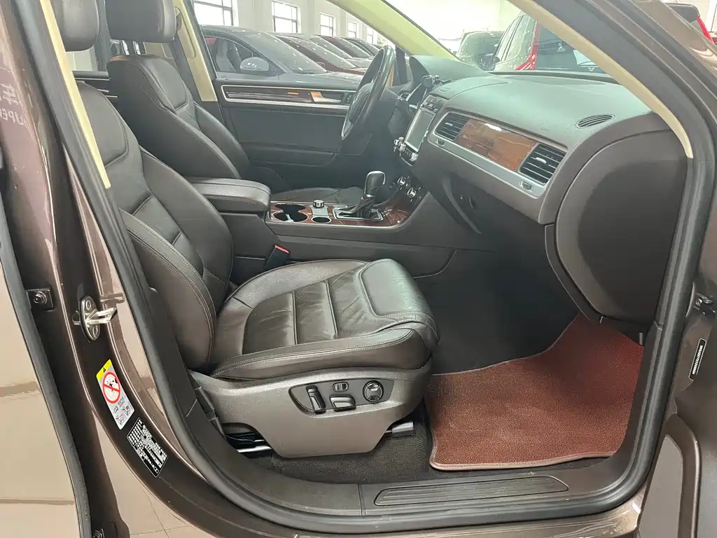 Volkswagen Touareg 2015 — фото 4