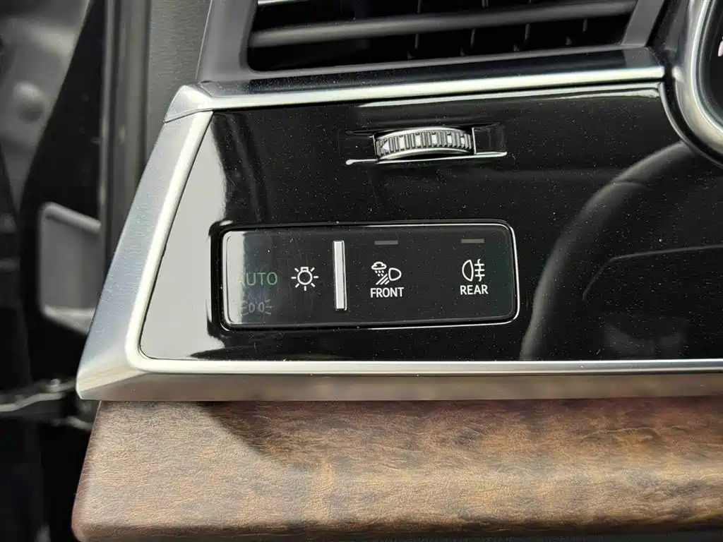 Audi Q7 2023 — фото 18