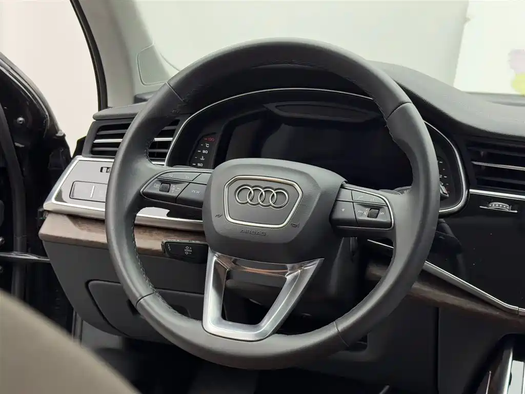 Audi Q7 2023 — фото 12