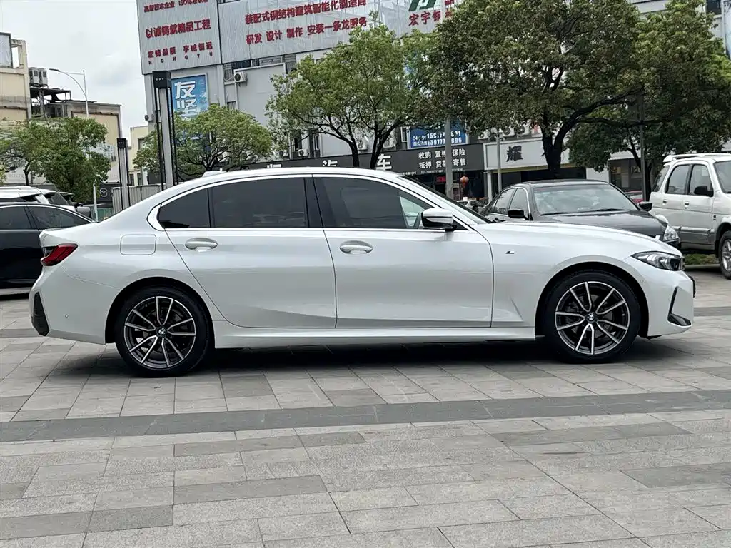 BMW 3 Series 2023