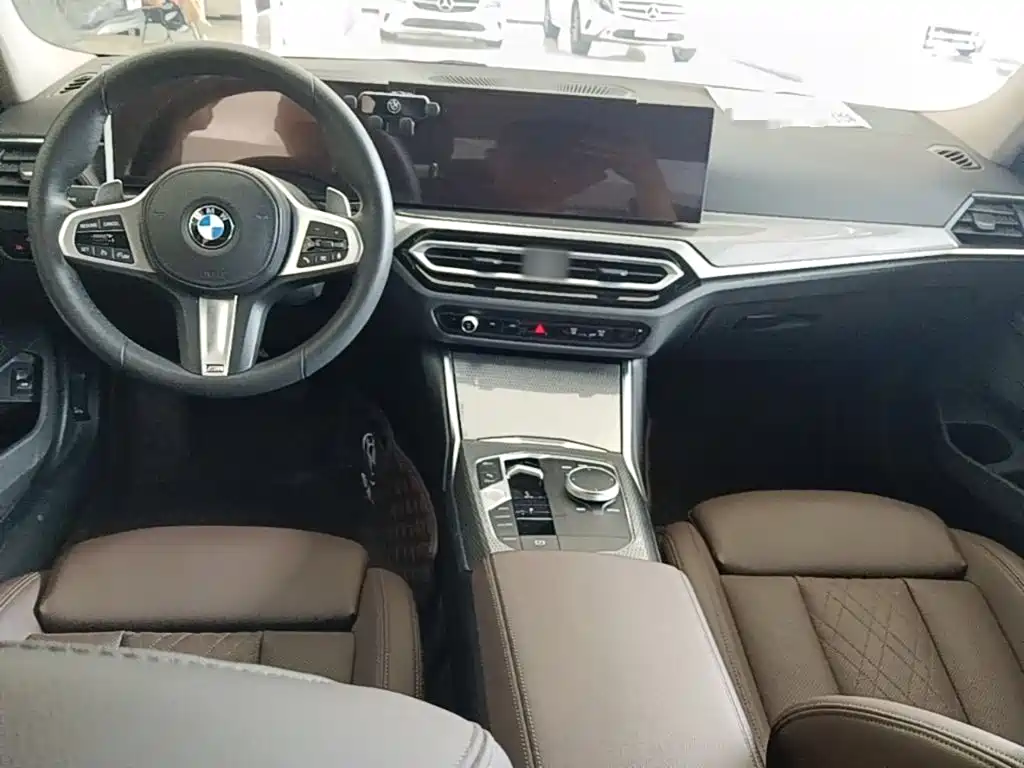 BMW 3 Series 2023 — фото 10
