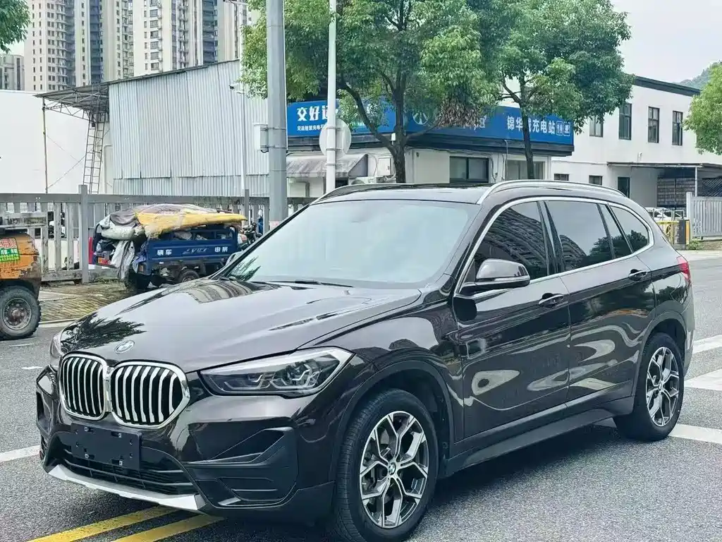 BMW X1 2020 — фото 1