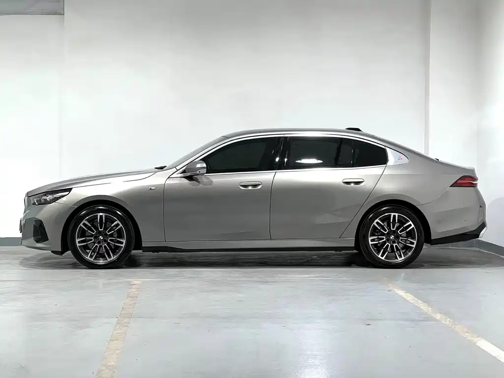 BMW 5 Series 2024