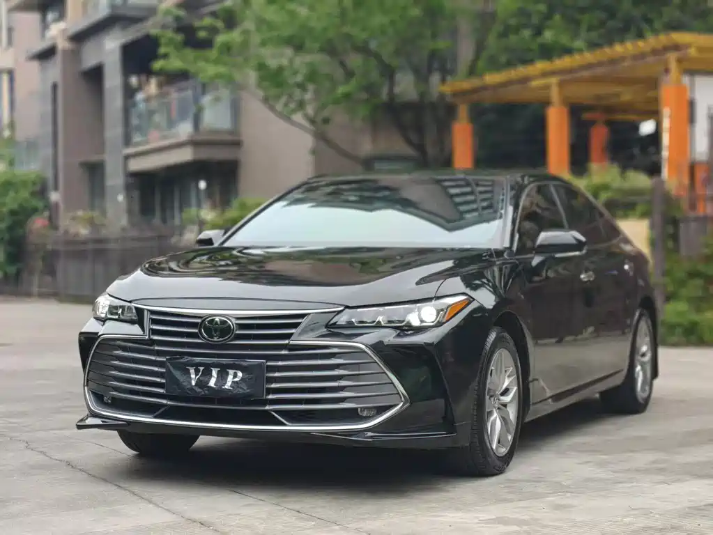 Toyota Avalon 2022 — фото 1