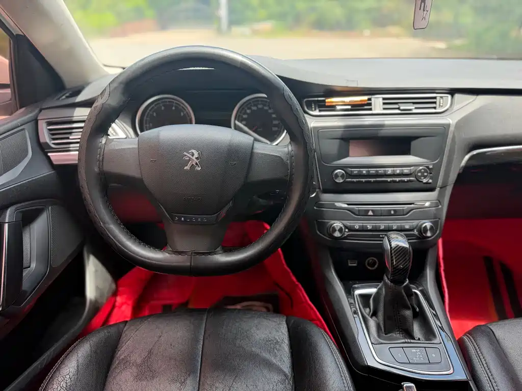 Peugeot 408 2014 — фото 11
