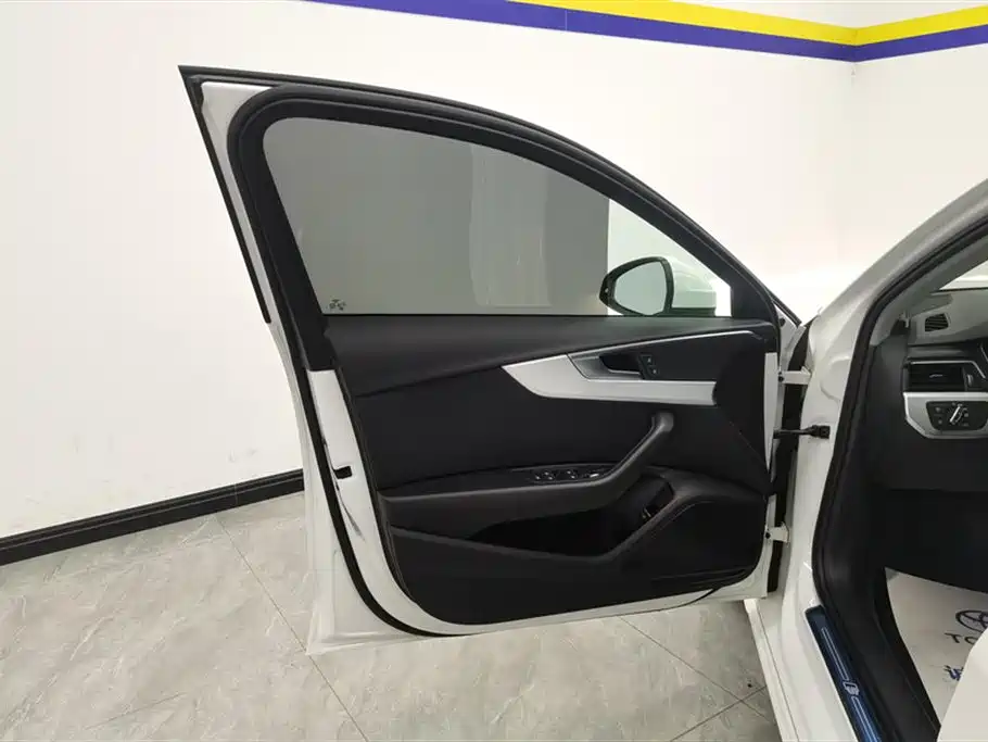 Audi A4L 2020
