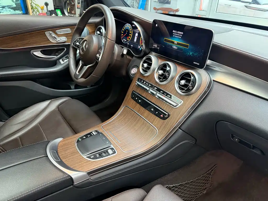 Mercedes-Benz GLC 2020 — фото 29