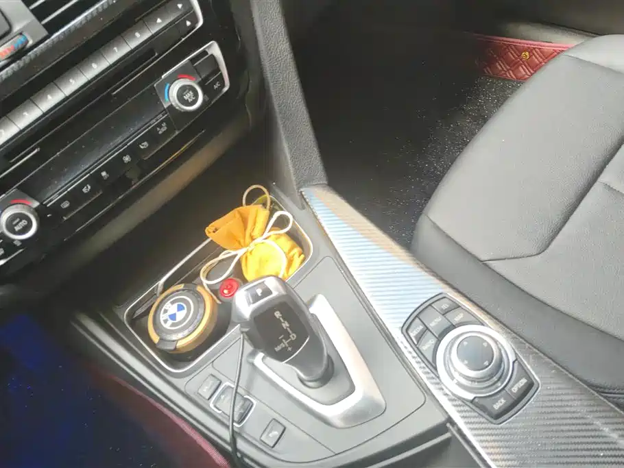 BMW 3 Series 2015 — фото 16