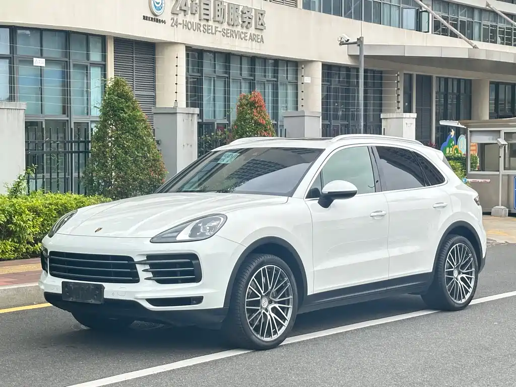 Porsche Cayenne 2019 — фото 1