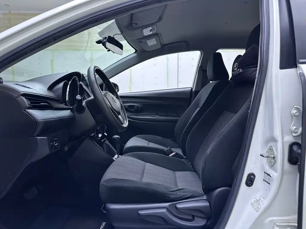 Toyota Vios 2015 — фото 8