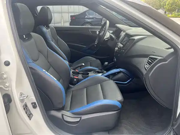 Hyundai Veloster 2016
