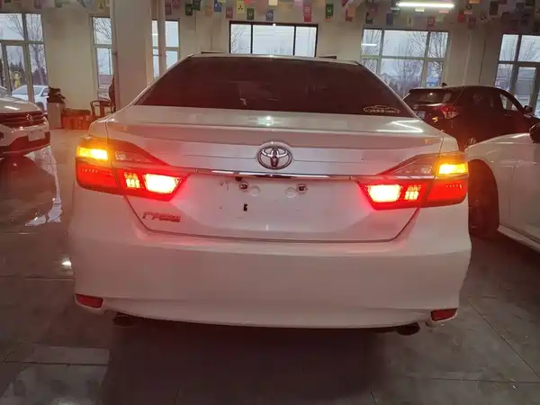 Toyota Camry 2015