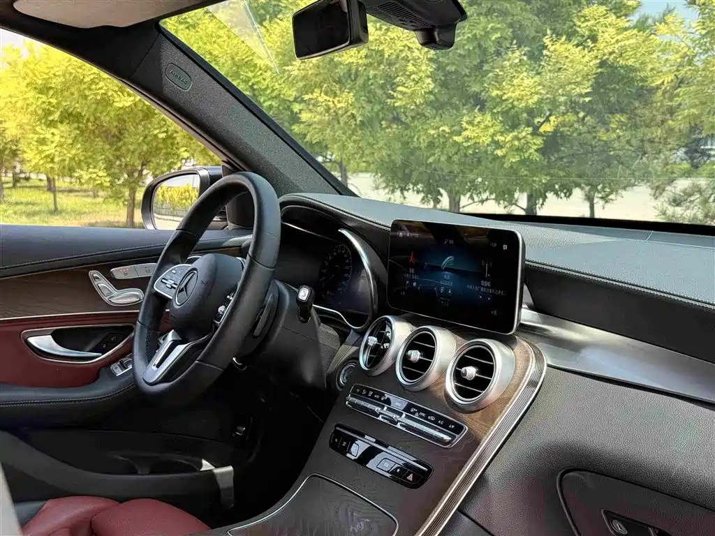 Mercedes-Benz GLC 2020 — фото 18