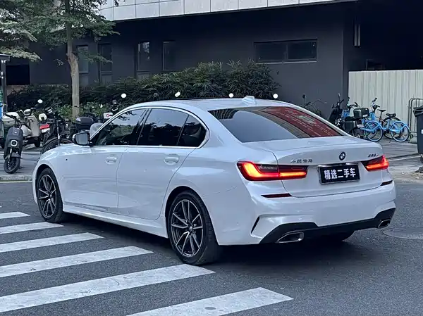 BMW 3 Series 2021