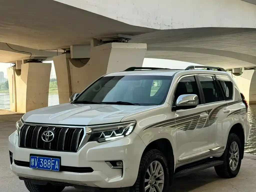 Toyota Prado 2019 — фото 1