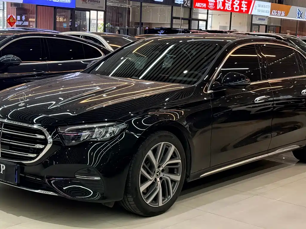 Mercedes-Benz E-Class 2025 — фото 1