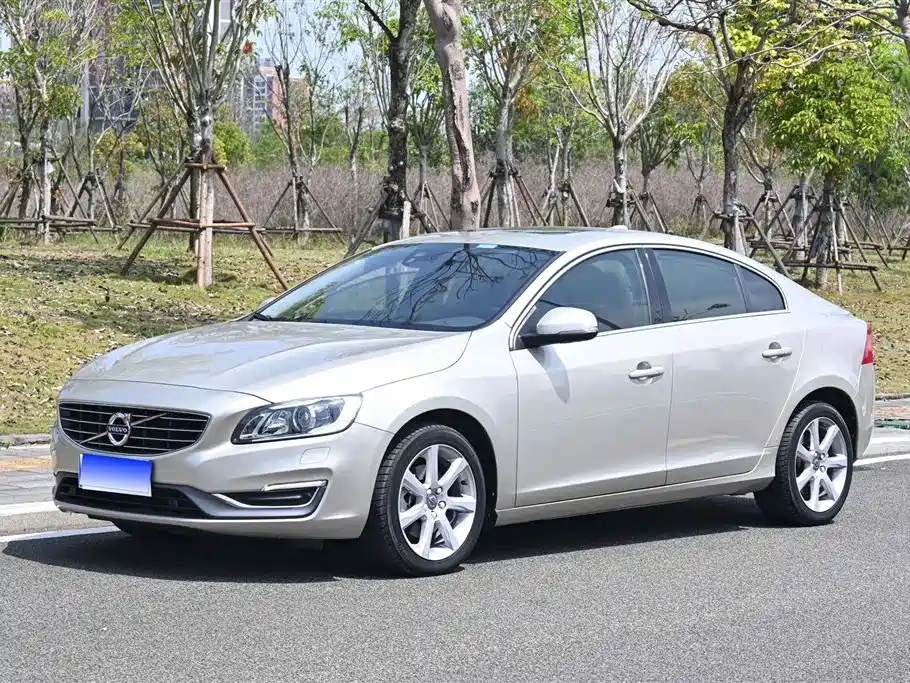 Volvo S60 2017 — фото 1