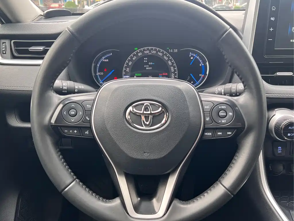 Toyota RAV4 2020 — фото 12