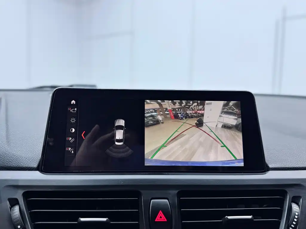 BMW 1 Series 2019 — фото 14