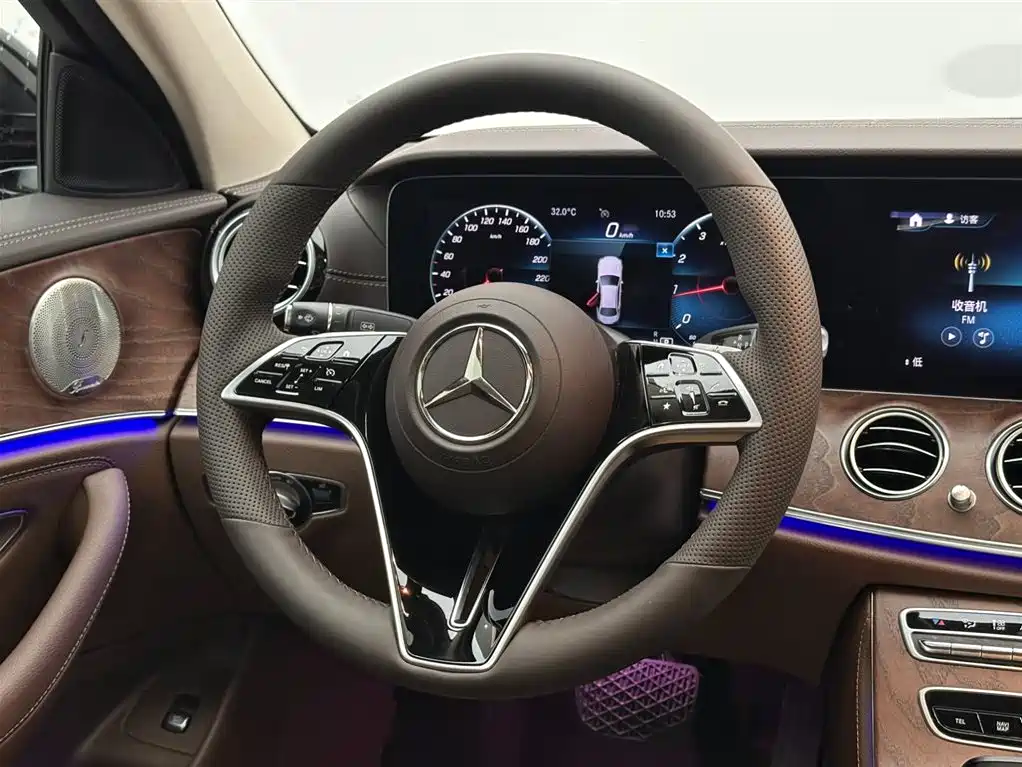 Mercedes-Benz E-Class 2021 — фото 12