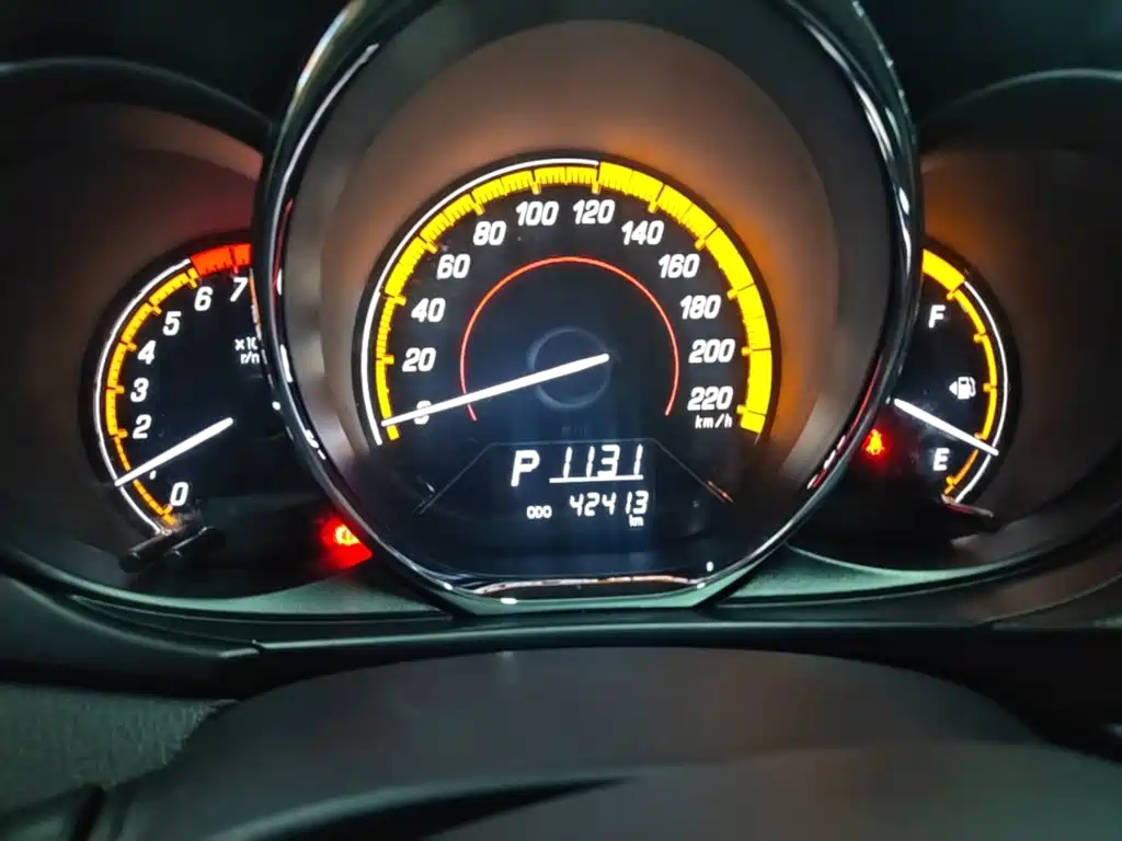 Toyota Yaris L 2022 — фото 12